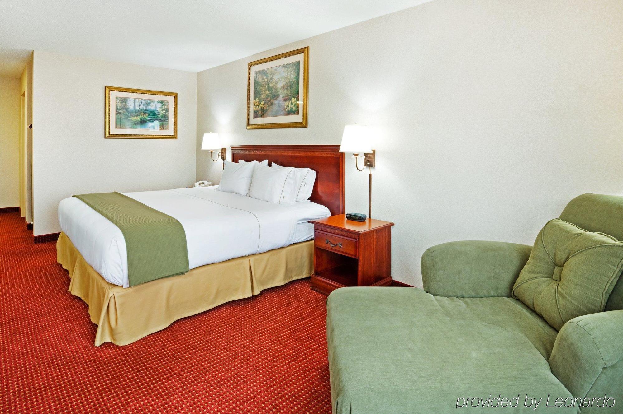 Holiday Inn Express & Suites Murphy By Ihg Room photo