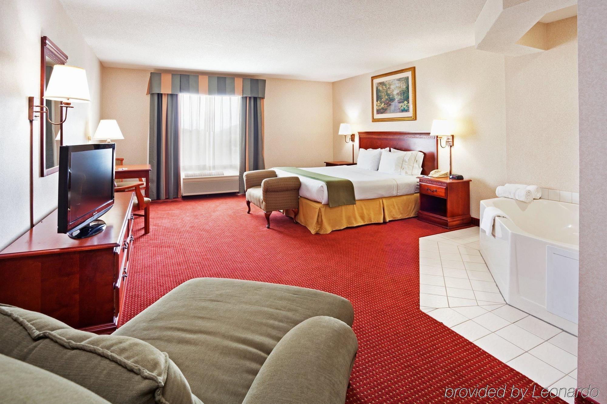 Holiday Inn Express & Suites Murphy By Ihg Room photo