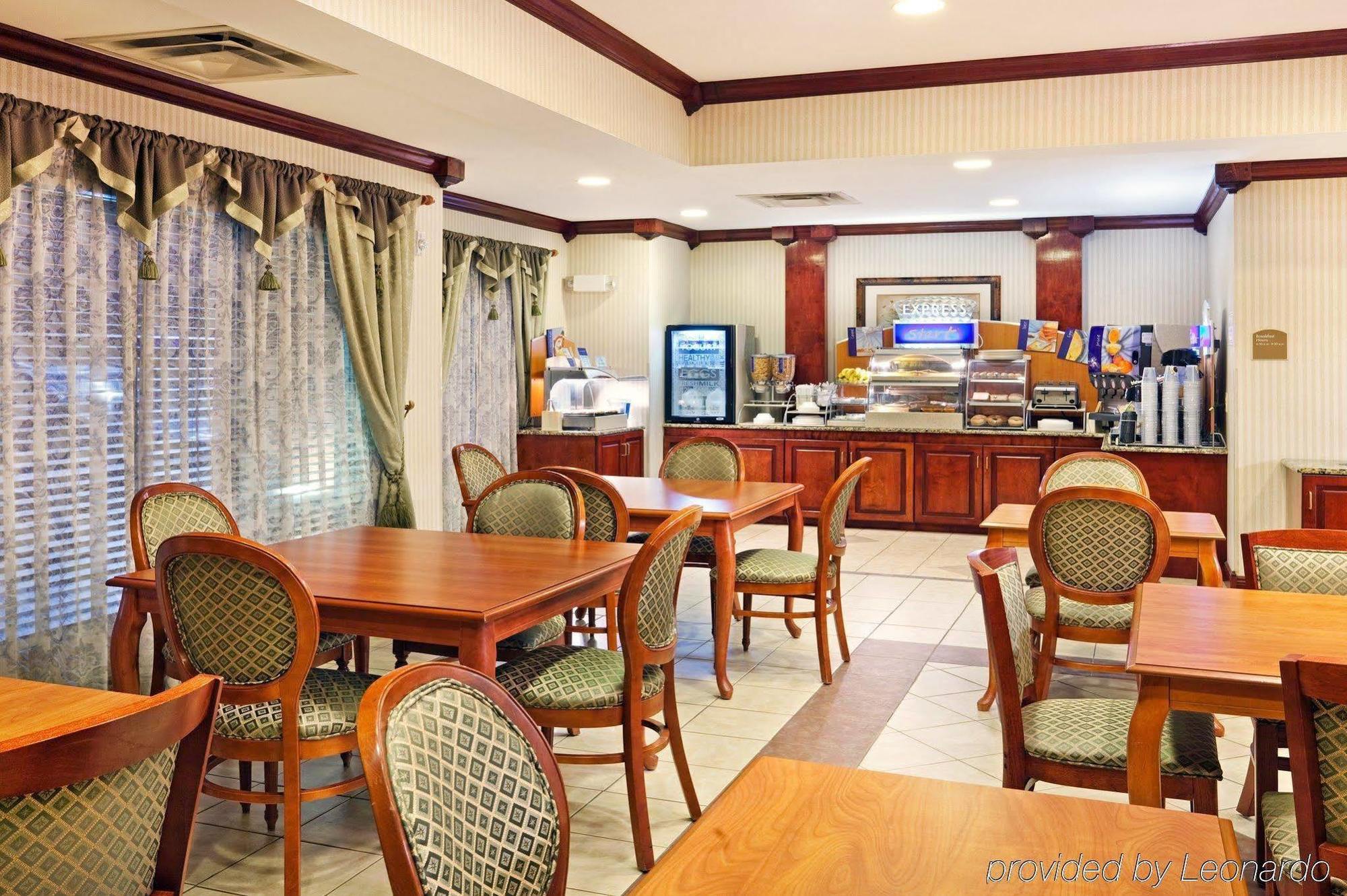 Holiday Inn Express & Suites Murphy By Ihg Restaurant photo