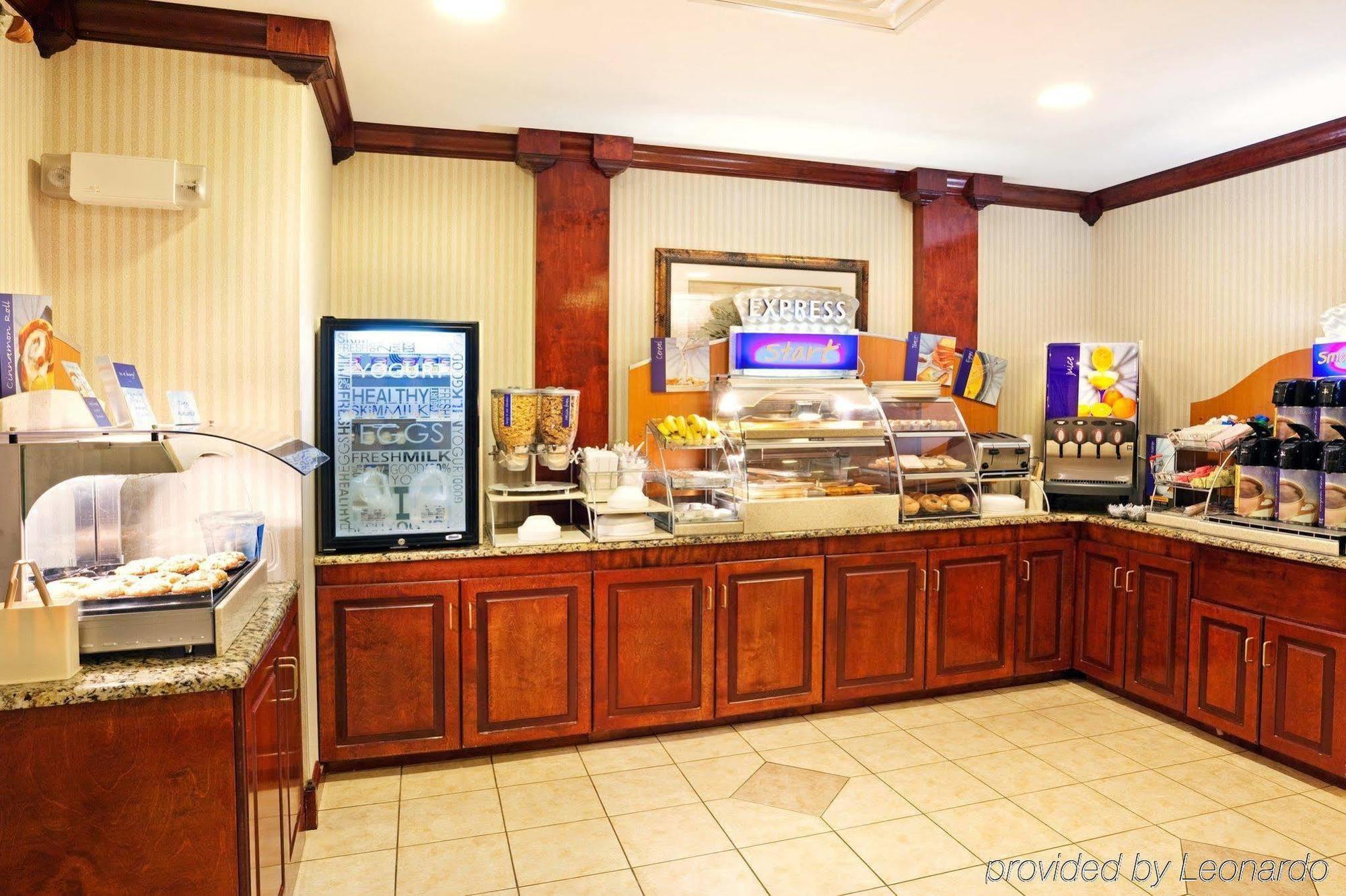 Holiday Inn Express & Suites Murphy By Ihg Restaurant photo